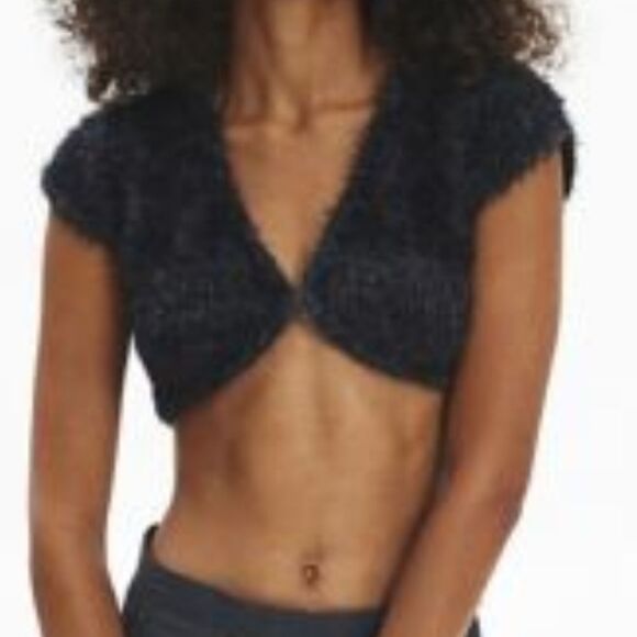 Nwt Kimchi blue cropped eyelash black cardigan size L - Picture 2 of 4